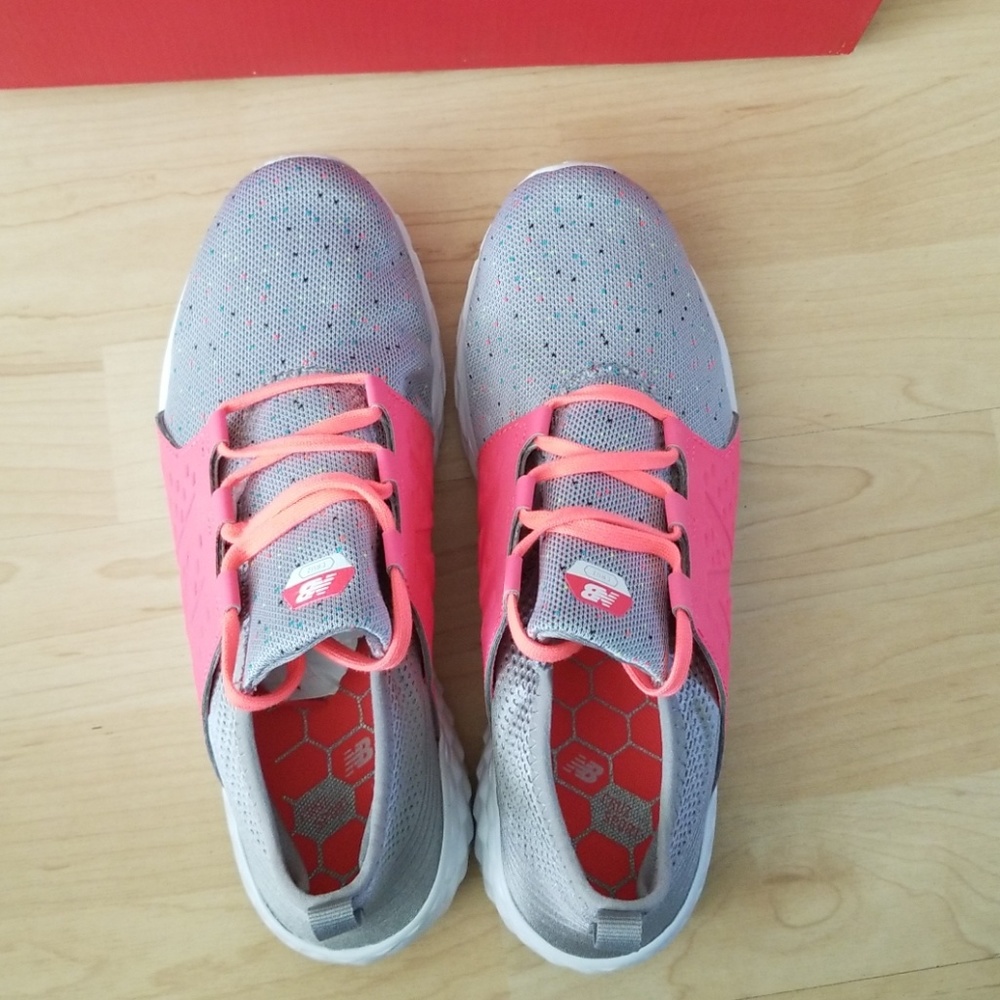🆕️ Girls New Balance - Picture 2 of 8